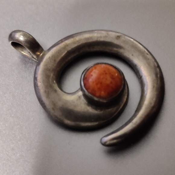 Leonard Maloney Navajo Modernist Sterling LM Pendant w/Coral - Picture 8 of 16